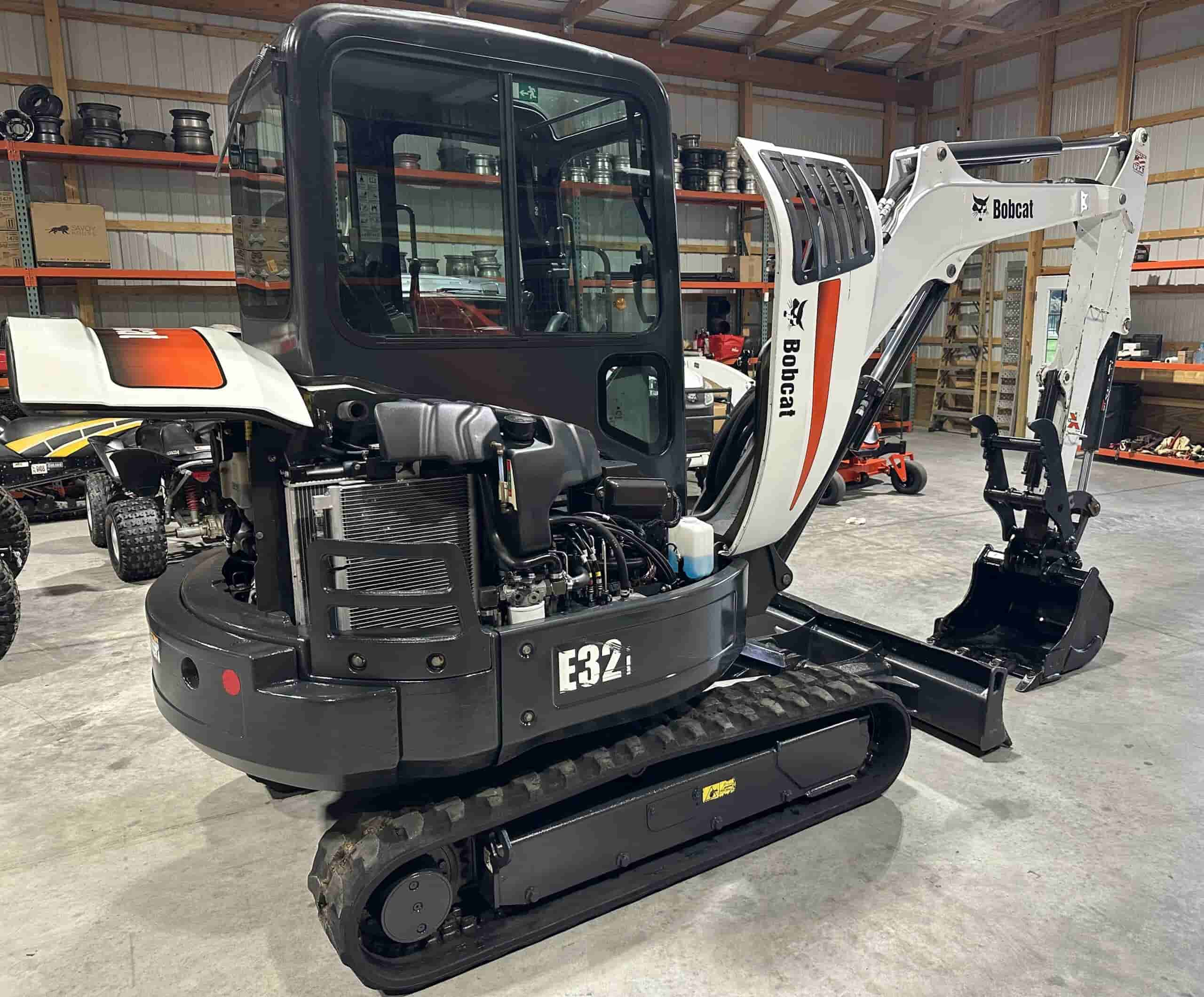 2015 BOBCAT E32i
